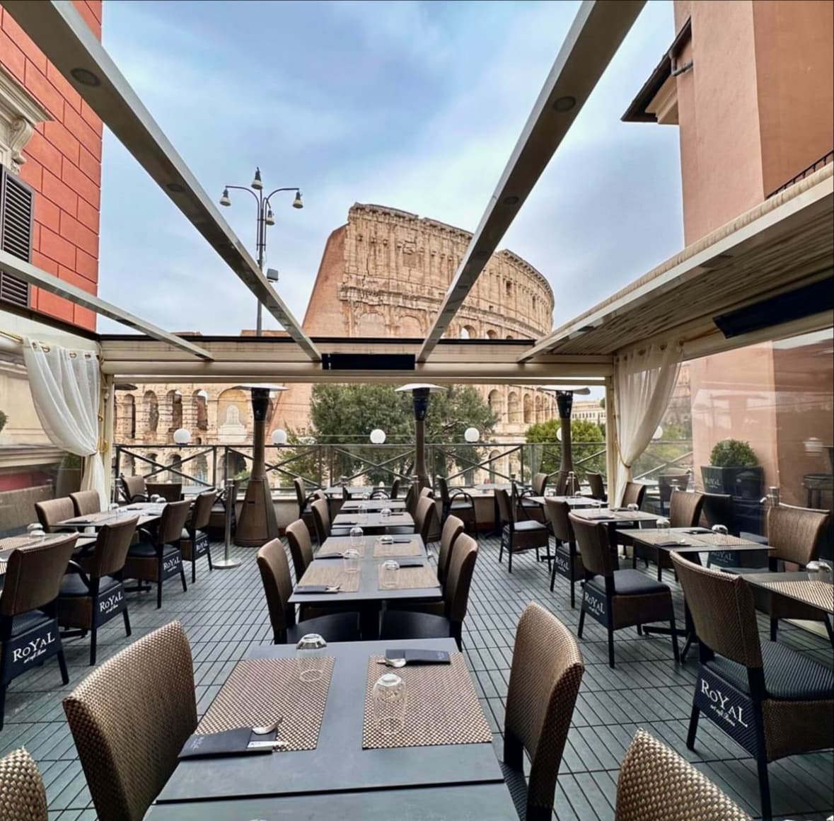 Royal Art Cafe - Image 1