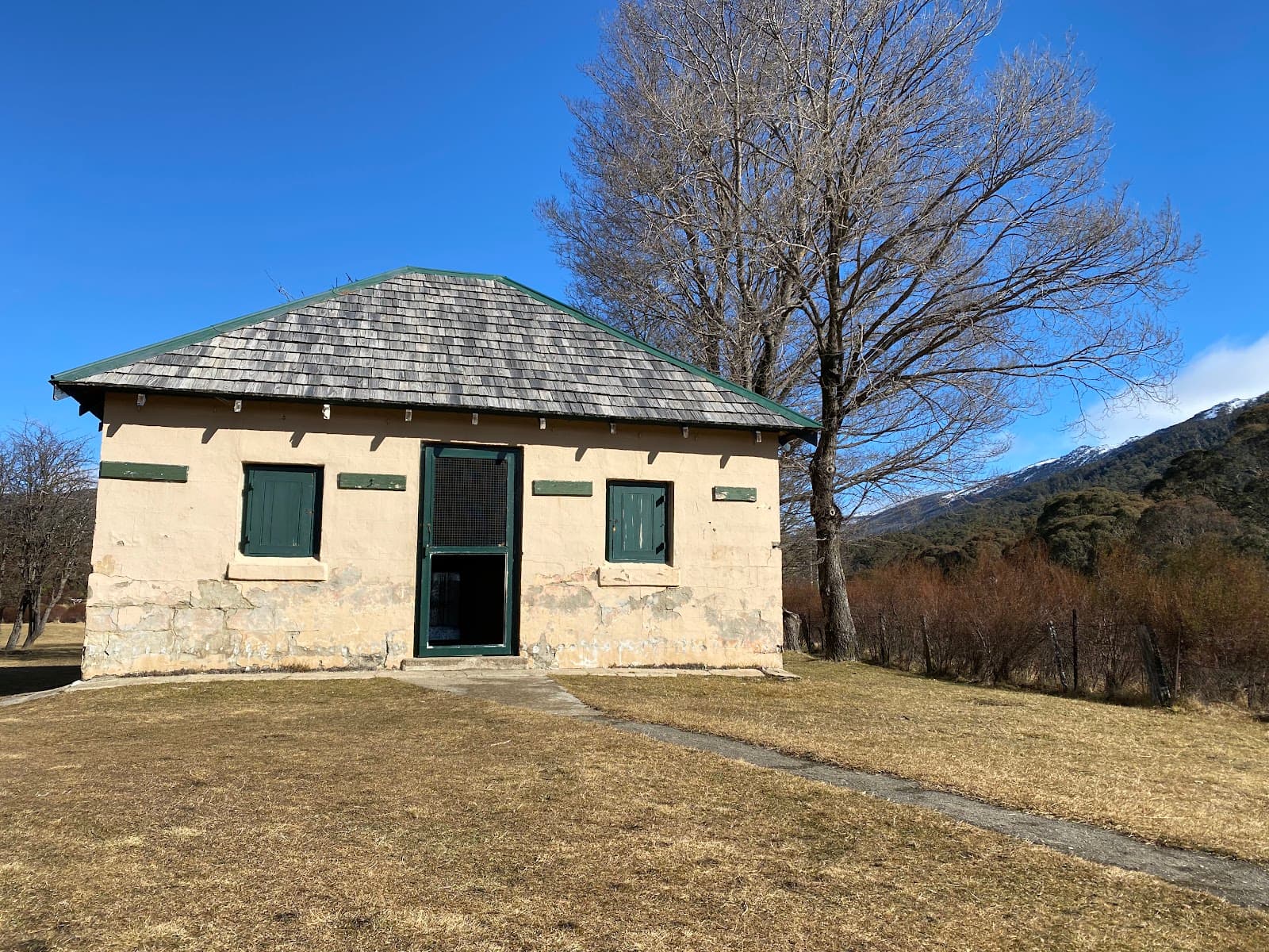 Bullocks Hut - Image 1