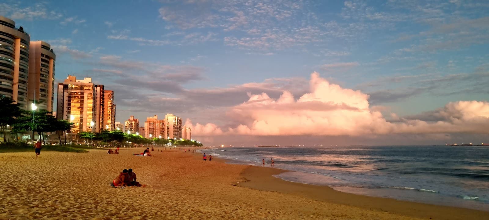 Praia de Itaparica Vila Velha - Image 1