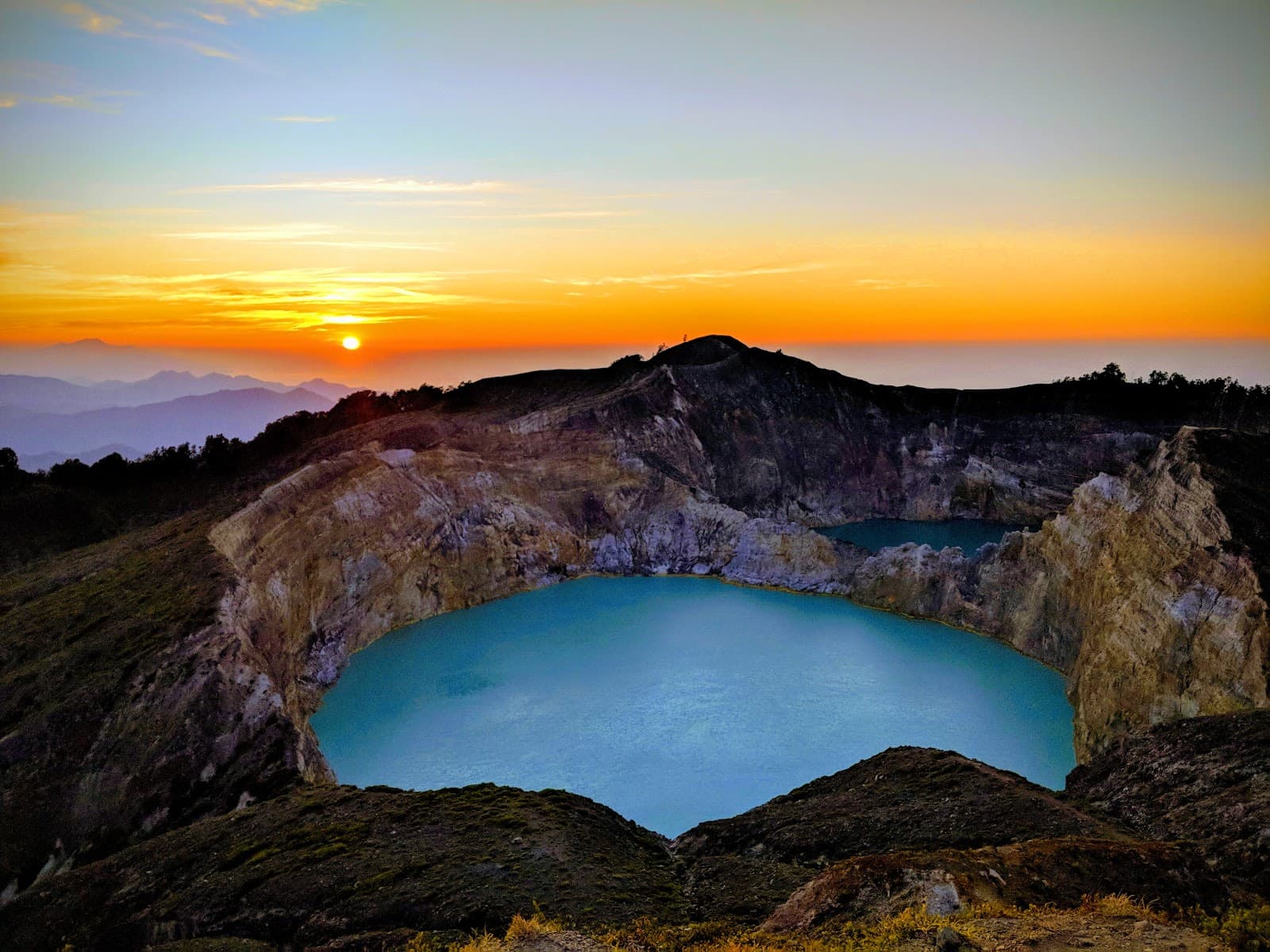 Moni Flores - Image 1