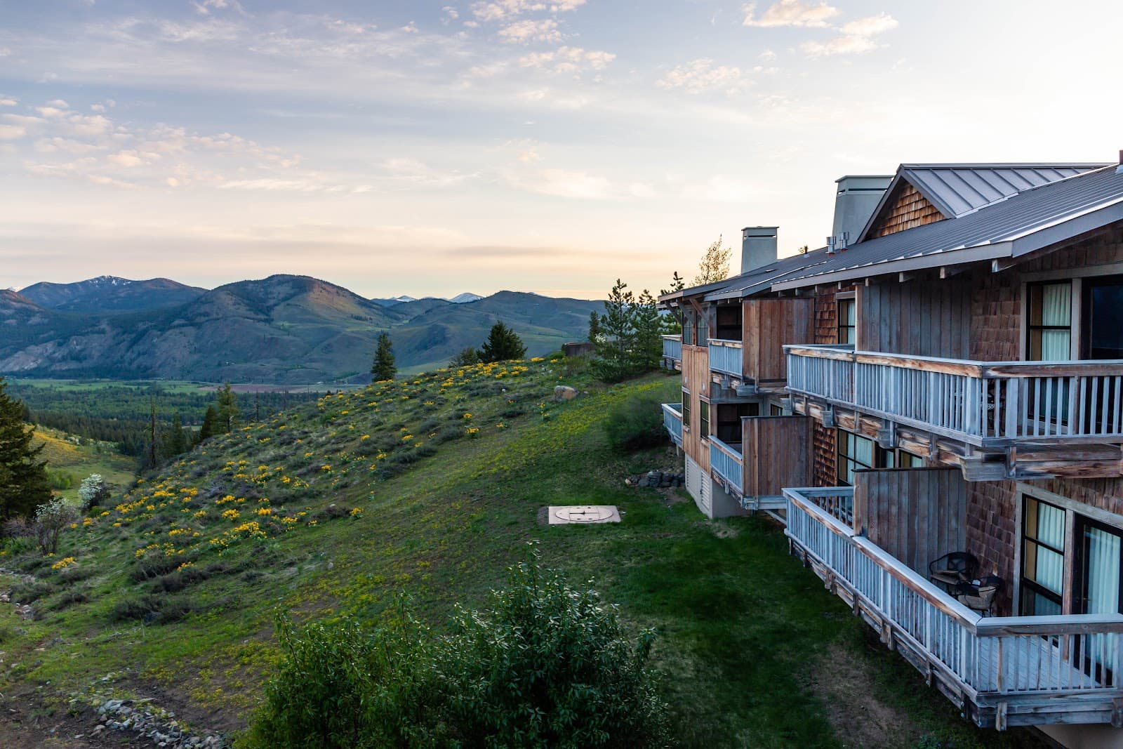 Sun Mountain Lodge - Image 1