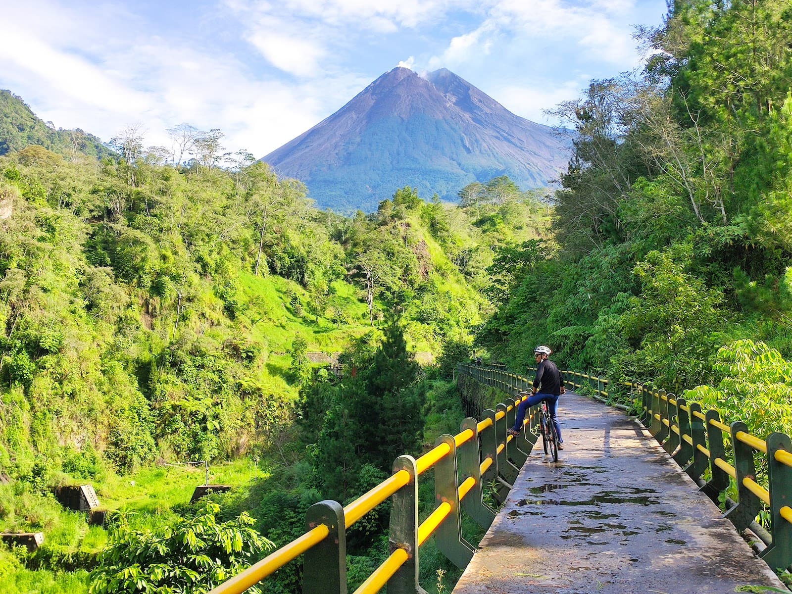 Plunyon Kali Kuning Bridge - Image 1
