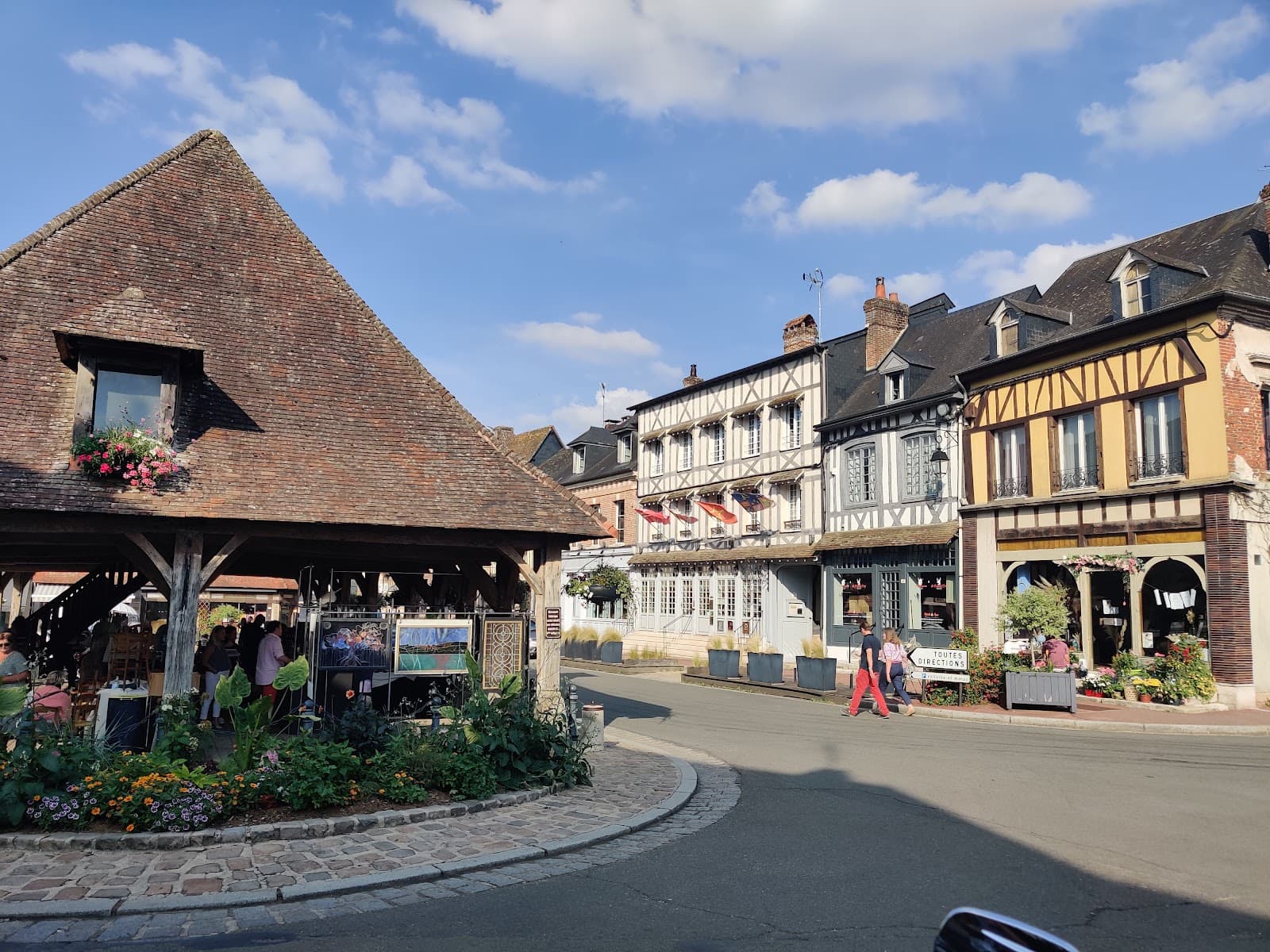 Lyons-la-Forêt - Image 1