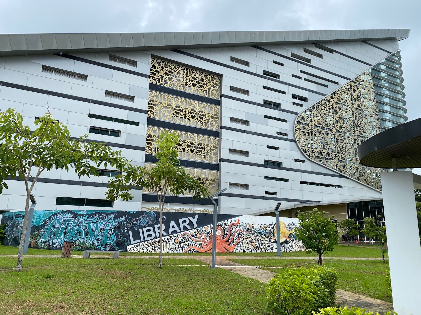 Sabah State Library Tanjung Aru - Image 1