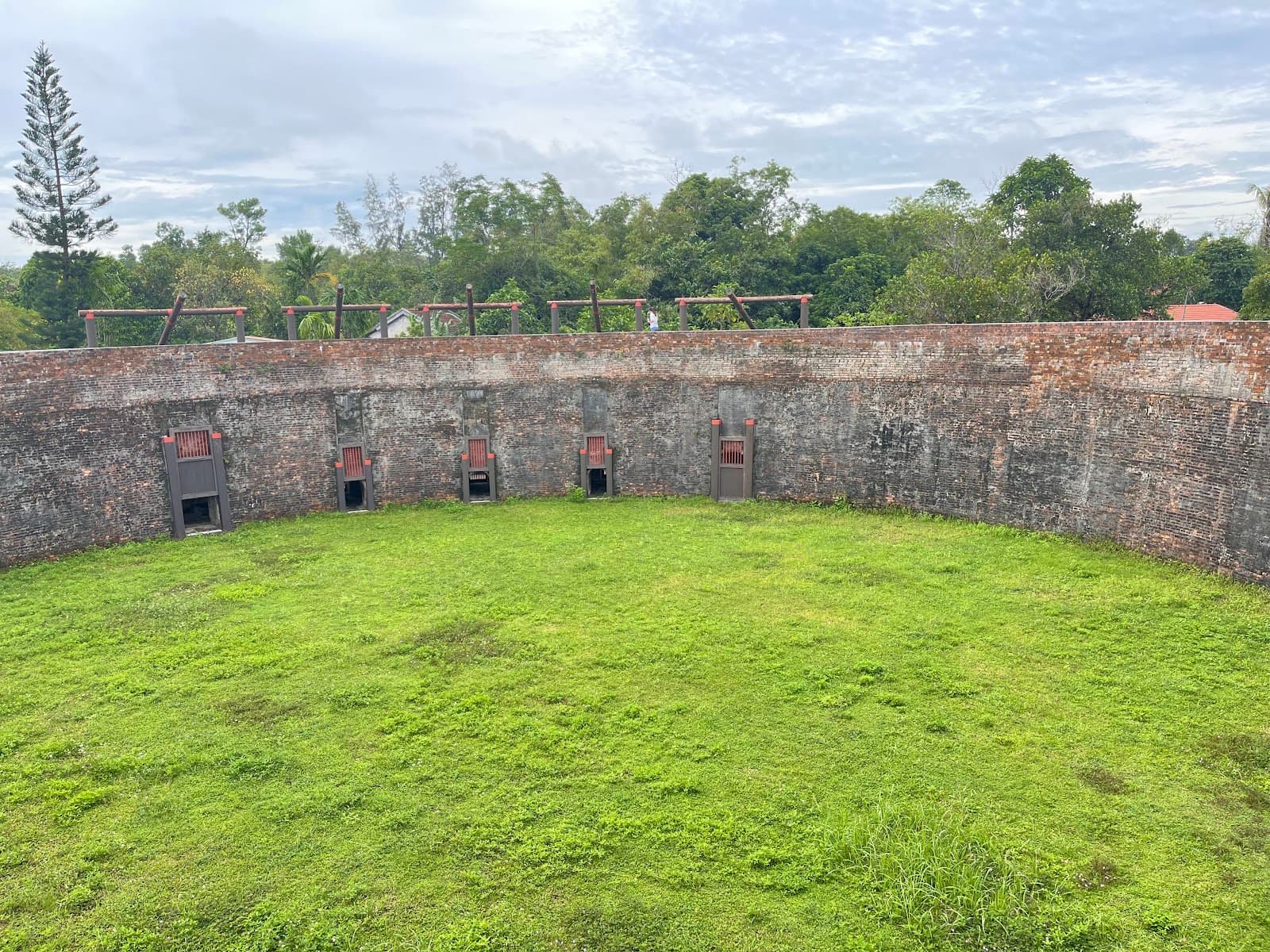 Ho Quyen Tiger Arena - Image 1