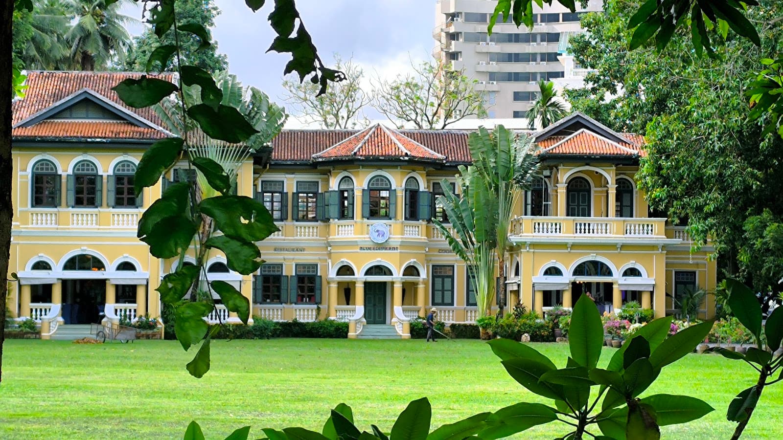 Krabi Road Phuket - Image 1