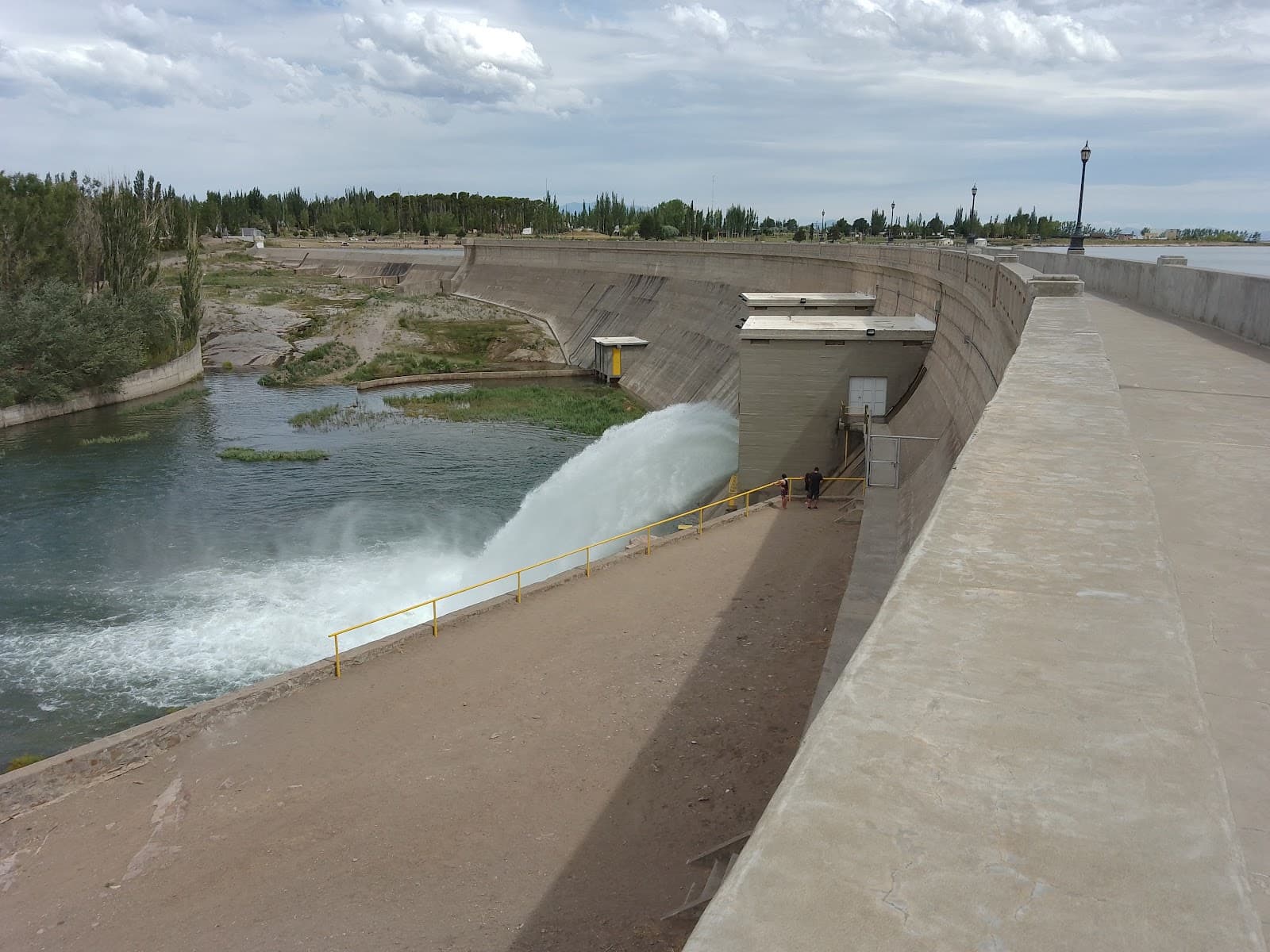 El Nihuil Reservoir Mendoza - Image 1