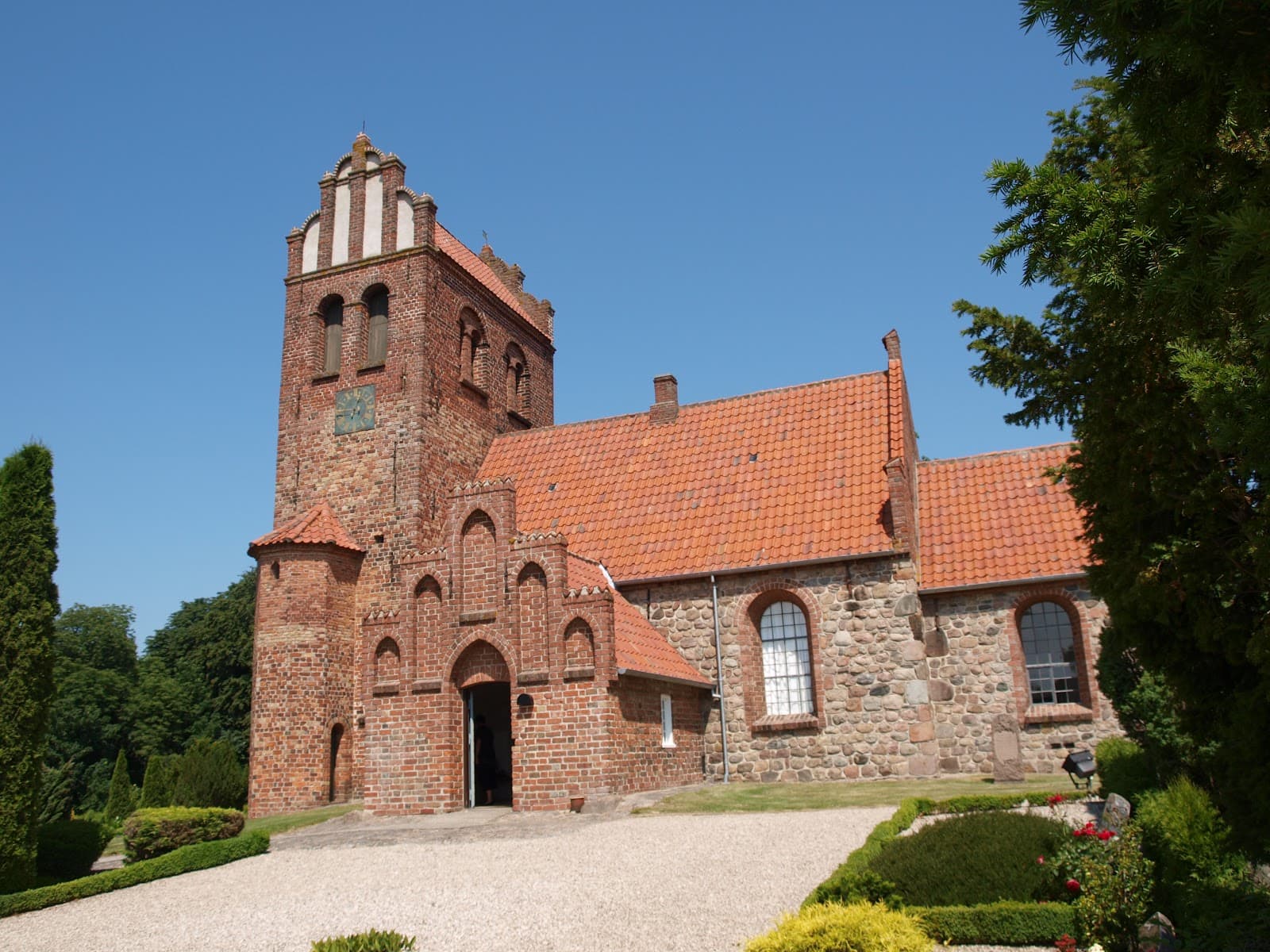 Skævinge Church - Image 1