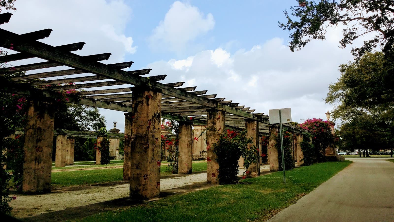 Country Club Prado Entrance - Image 1