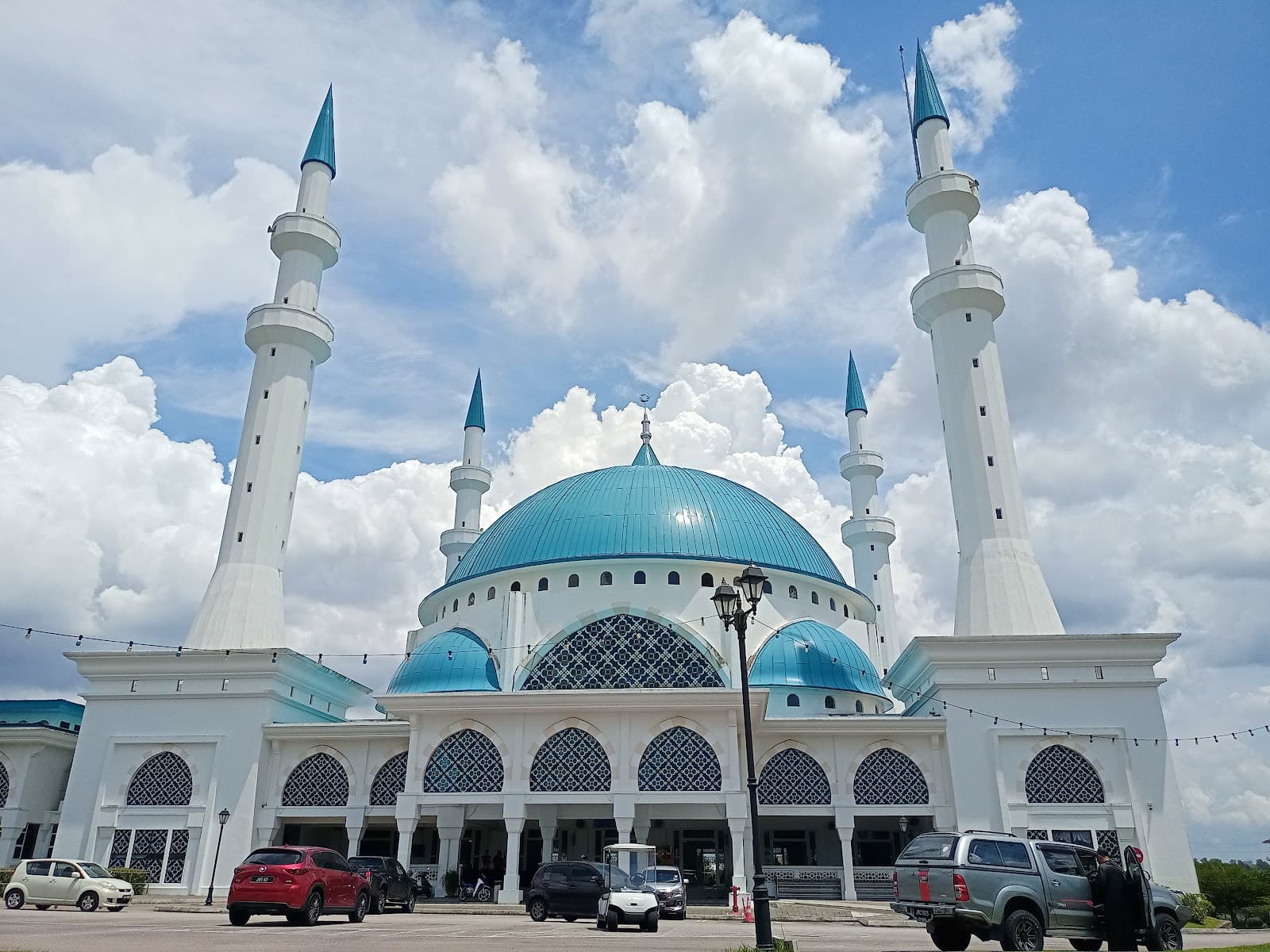 Sultan Iskandar Mosque Bandar Dato' Onn - Image 1