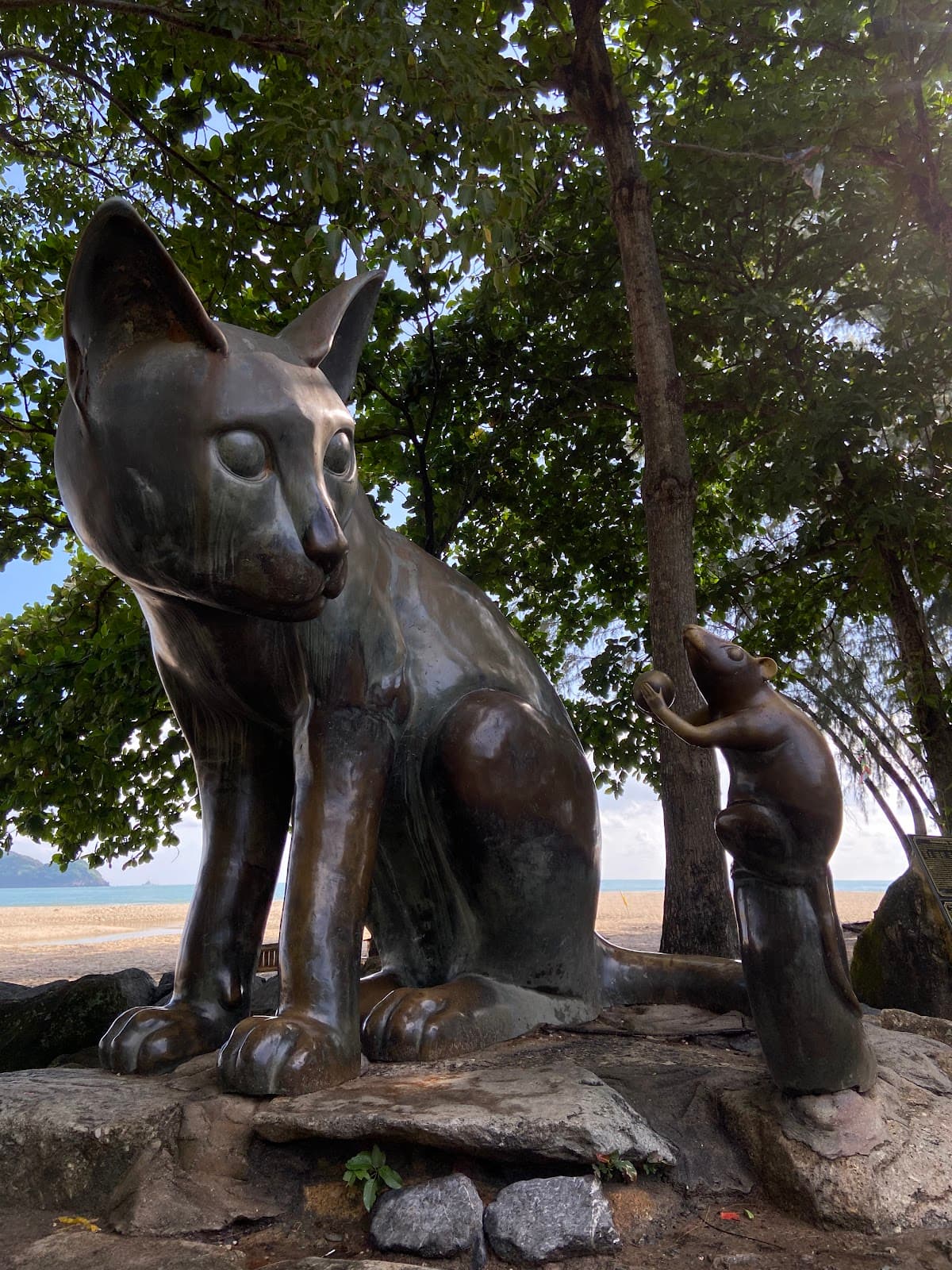 Cat and Mouse Sculpture - Image 1
