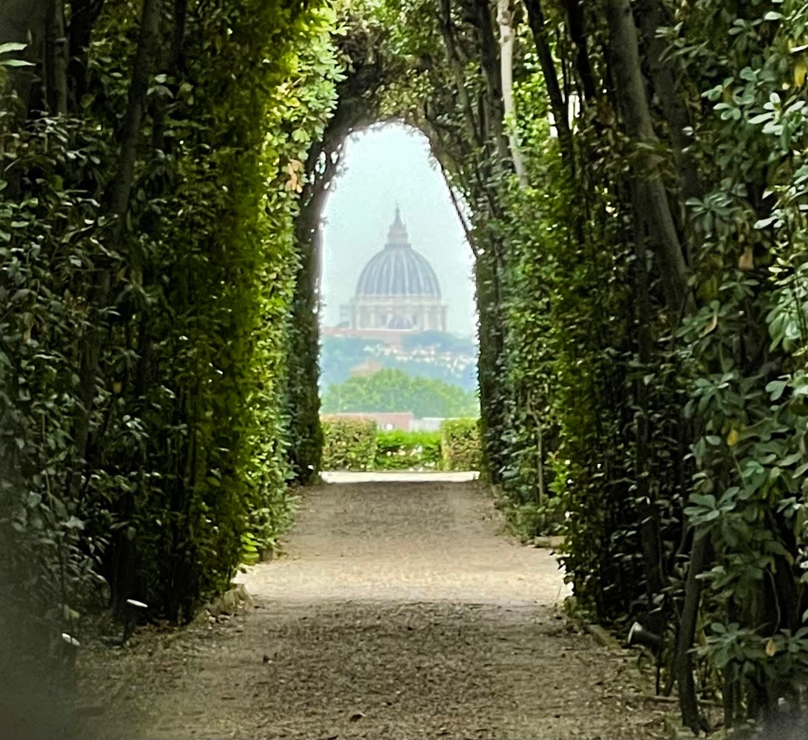 Buco della Serratura, Aventine Hill - Image 1