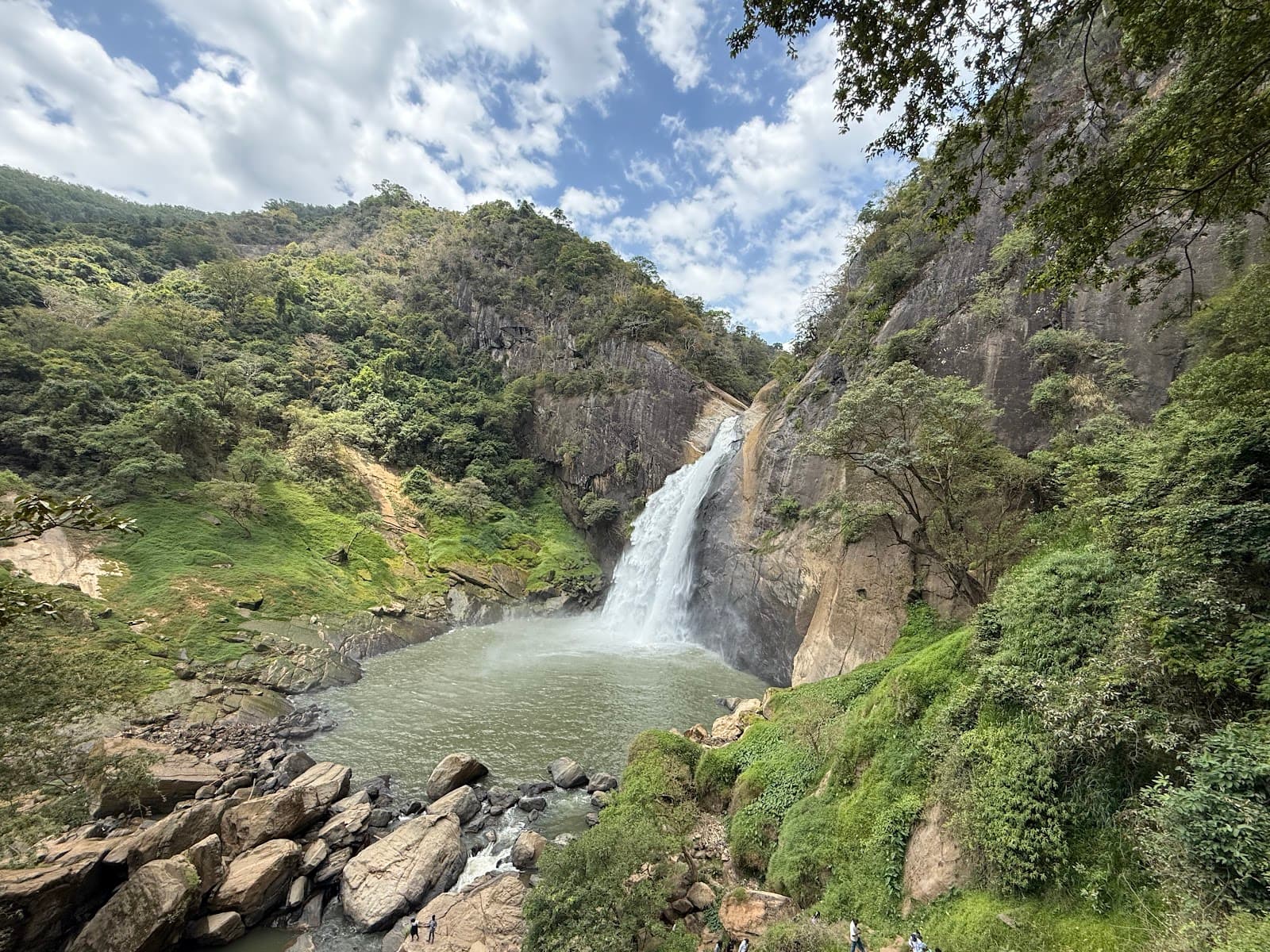 Dunhinda Falls Sri Lanka - Image 1