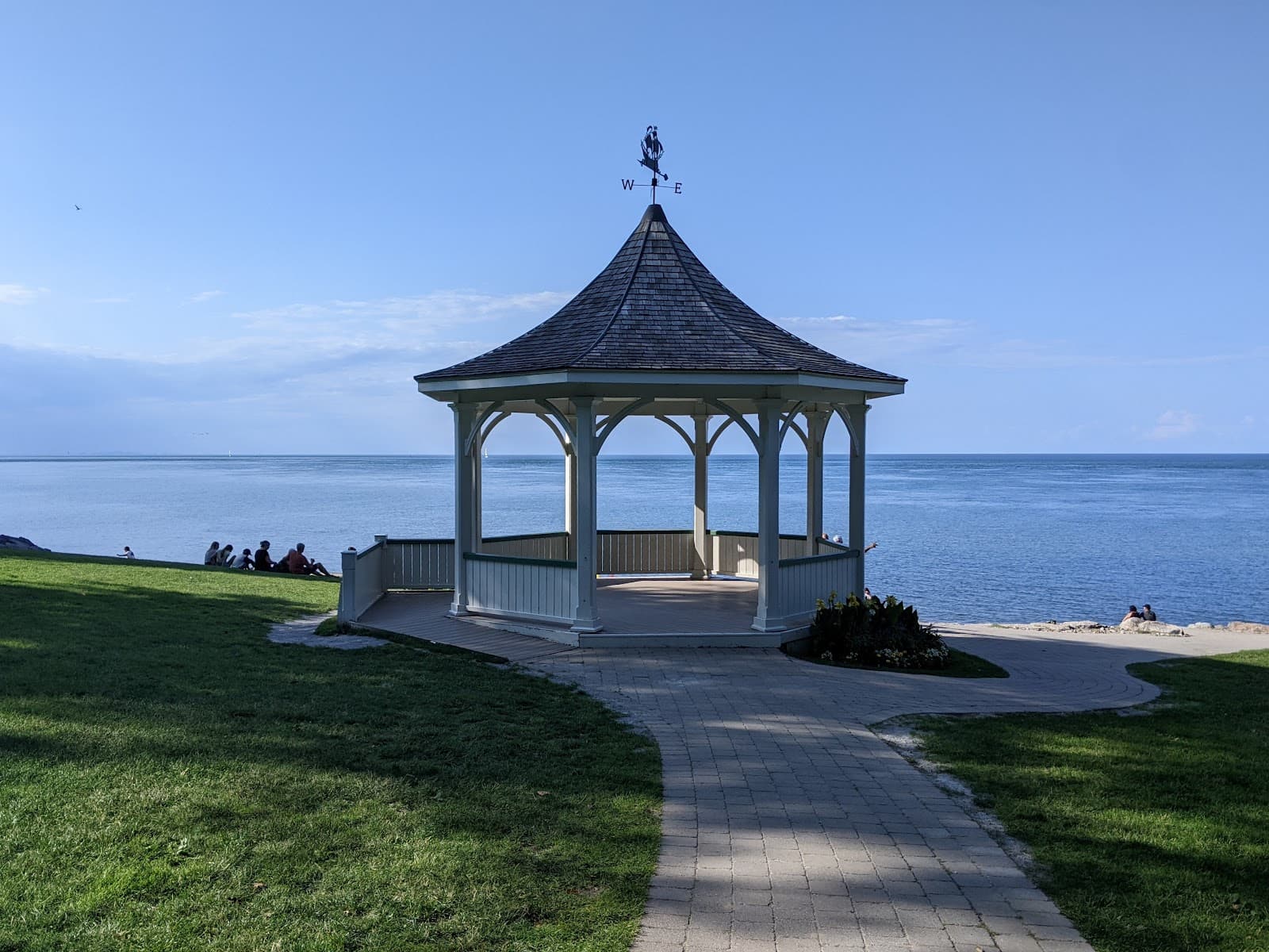 Queen's Royal Park and Gazebo - Image 1