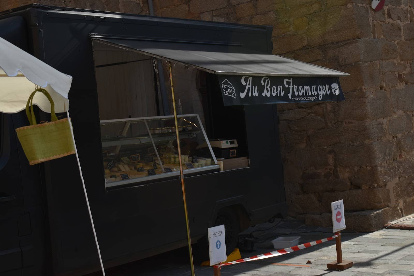 Artisanal & Seasonal Markets