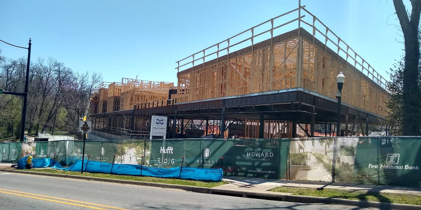 Local Boutiques & Eateries