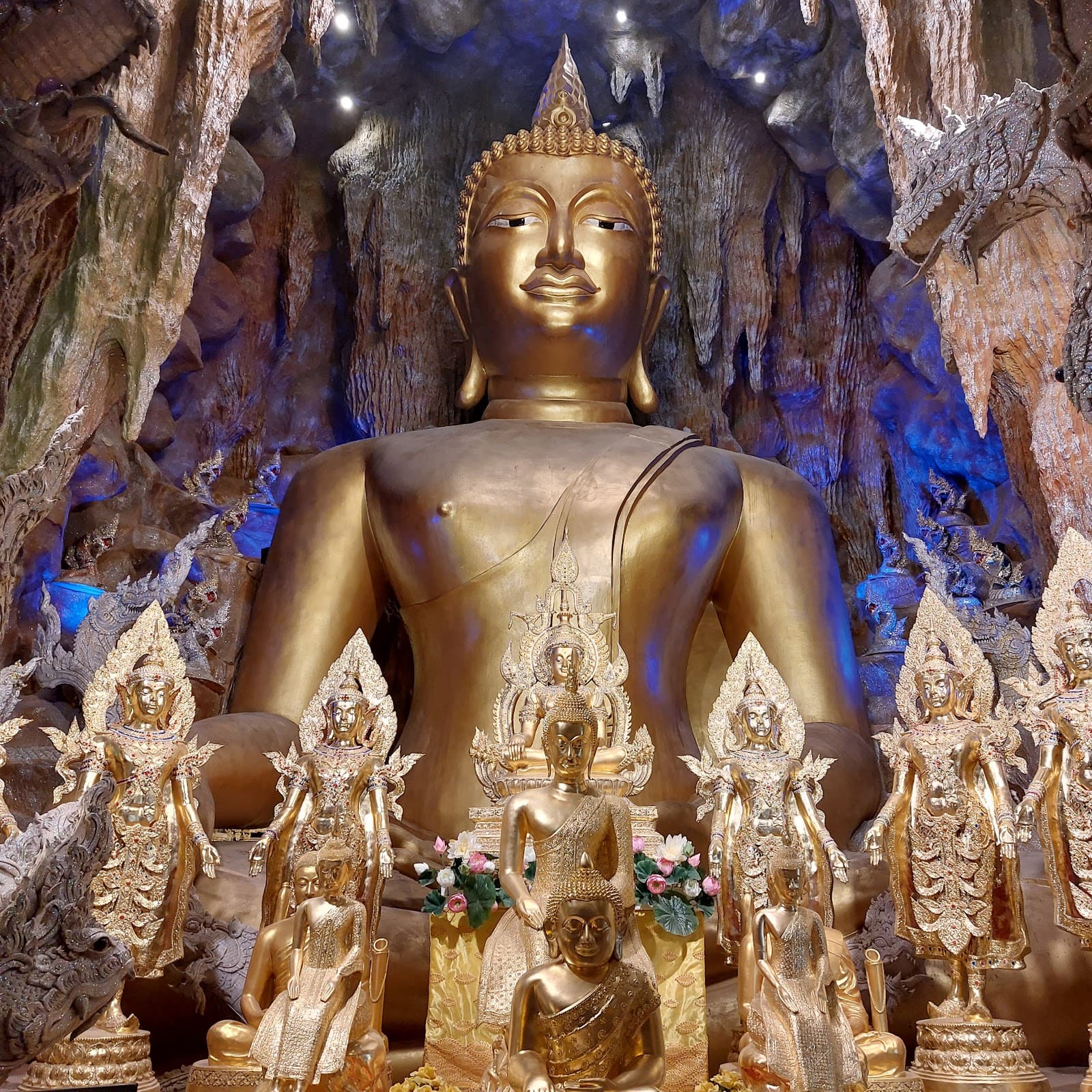 Wat Maneewong - Image 1