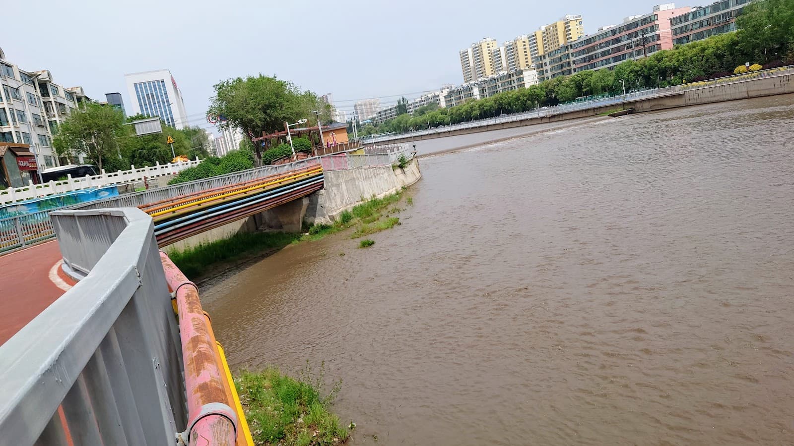 Huangshui River Scenic Belt - Image 1