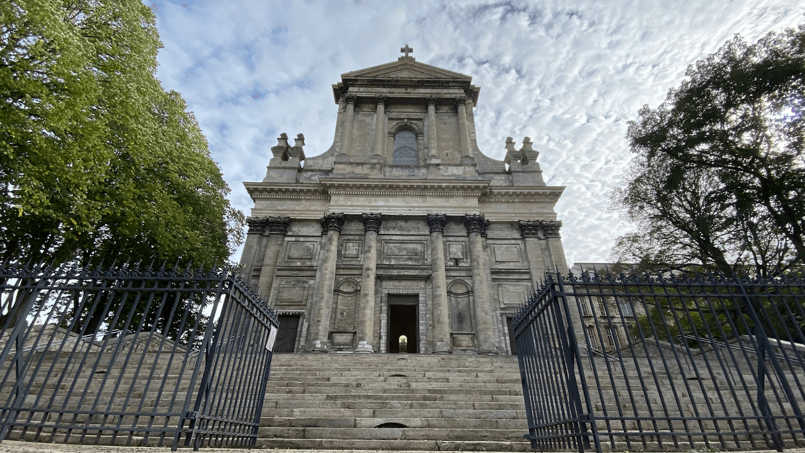 Arras Cathedral - Image 1