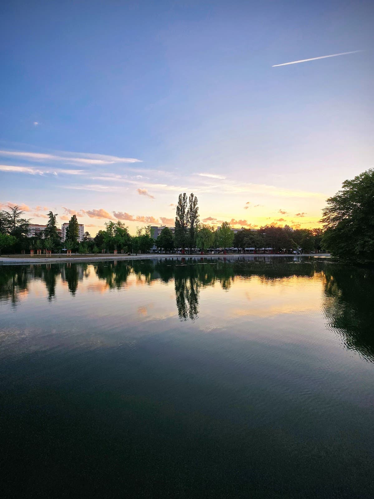 Canal Port Quarter - Image 1