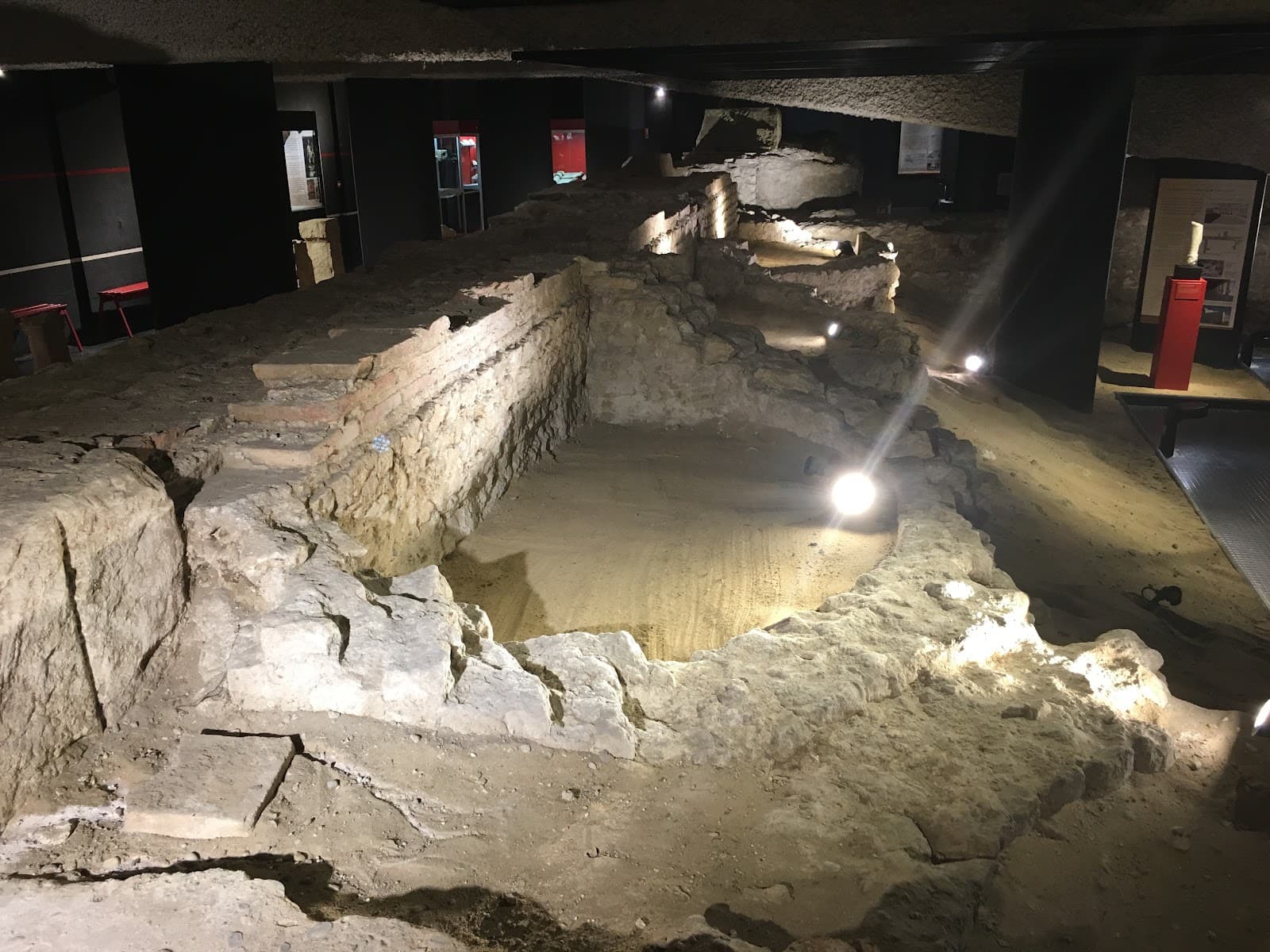 Archaeological Crypt of Dax - Image 1