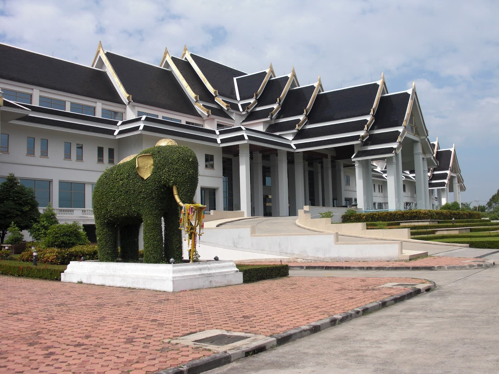 SACICT Bang Sai (Royal Crafts Center) - Image 1