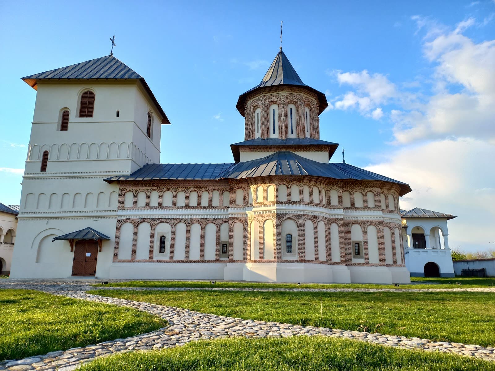 Jitianu Monastery - Image 1