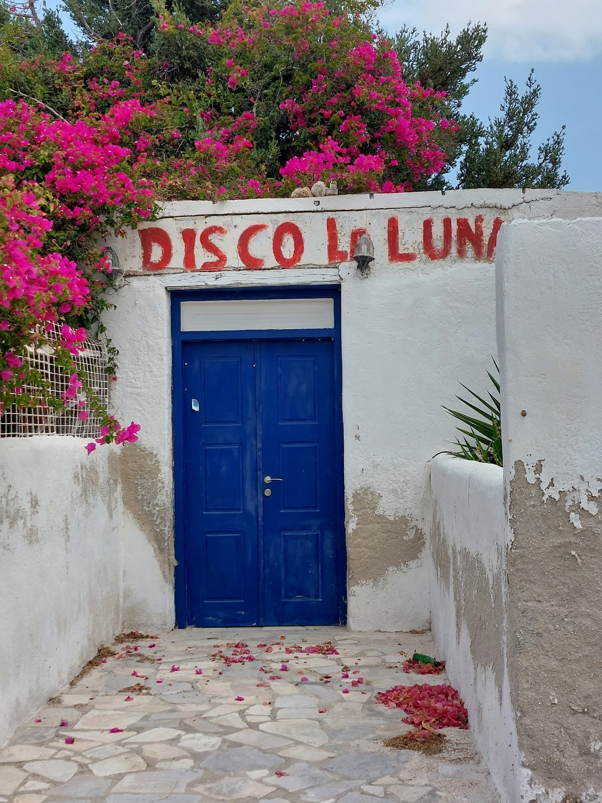 La Luna Restaurant Antiparos - Image 1