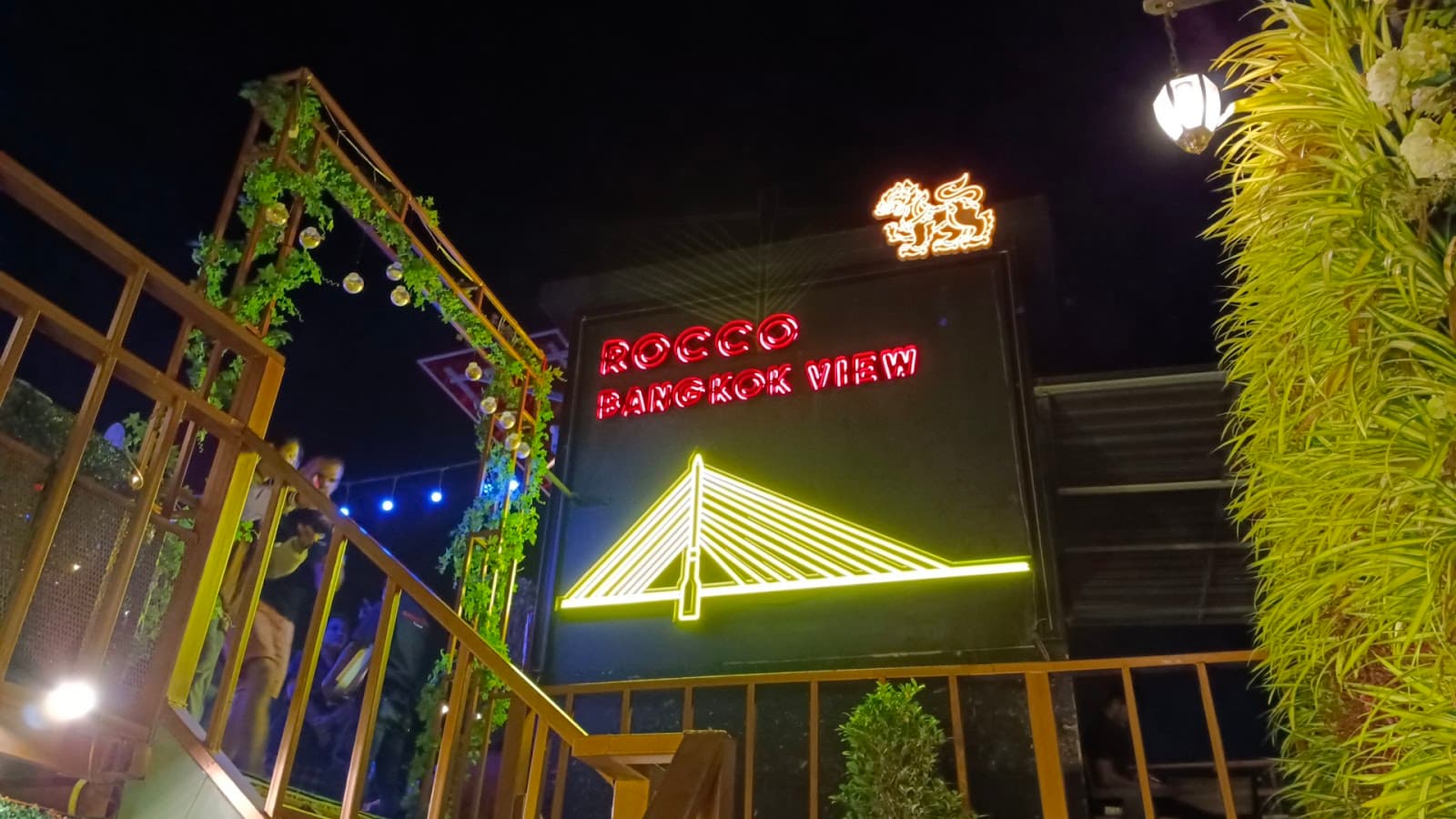 Bangkok View Rooftop Bar - Image 1