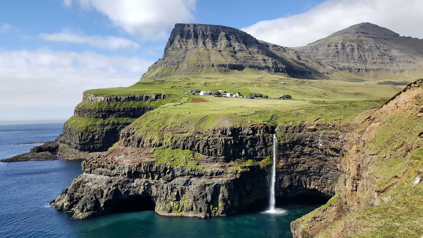 Gásadalur - Image 1