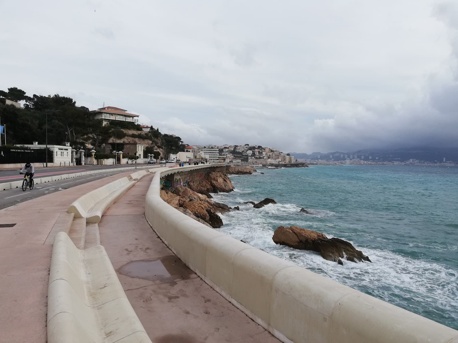 Corniche Kennedy - Image 1