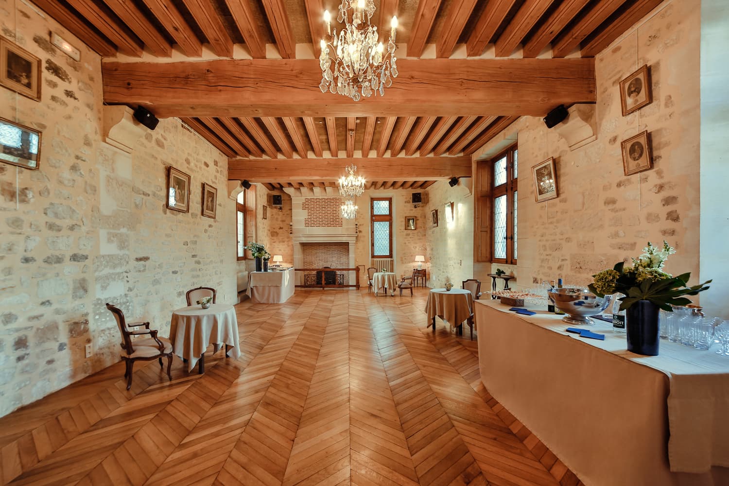 Pontarmé Castle - Image 1