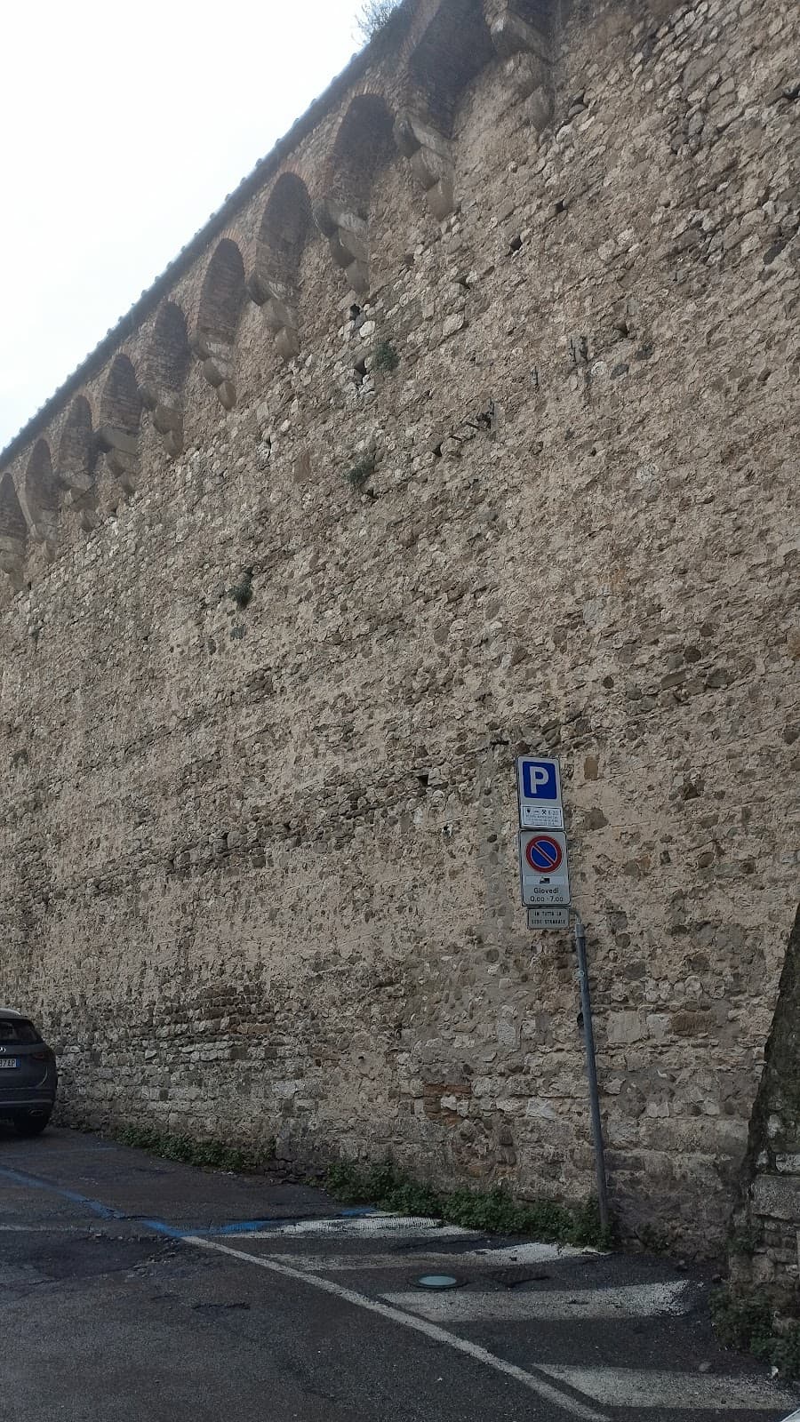 Mura medievali di Prato - Image 1