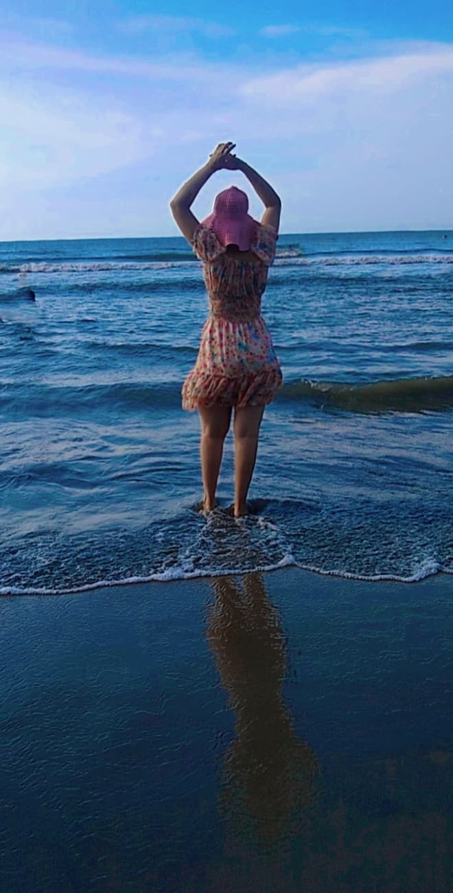 La Playa Neighborhood - Image 1