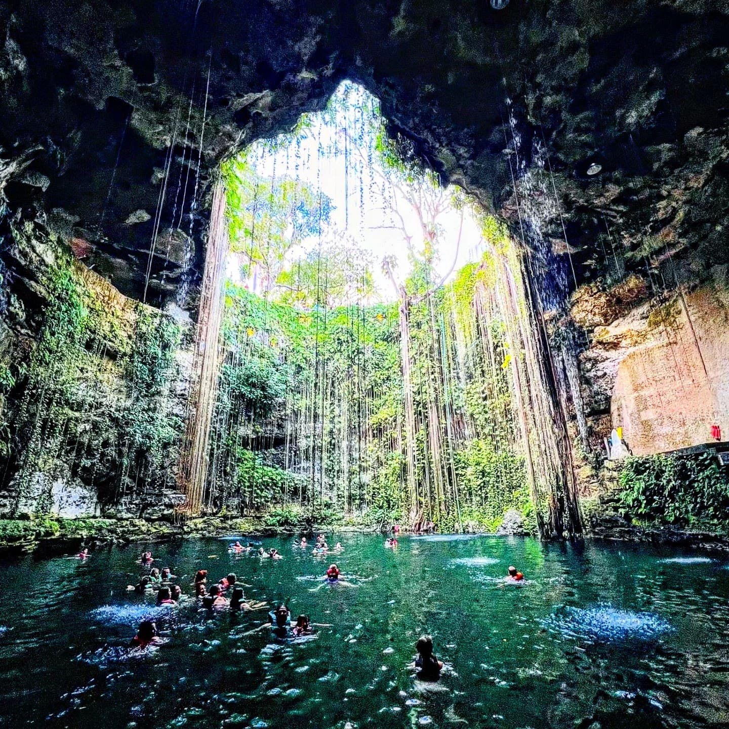 Cenote Ik Kil, Pisté - Image 1