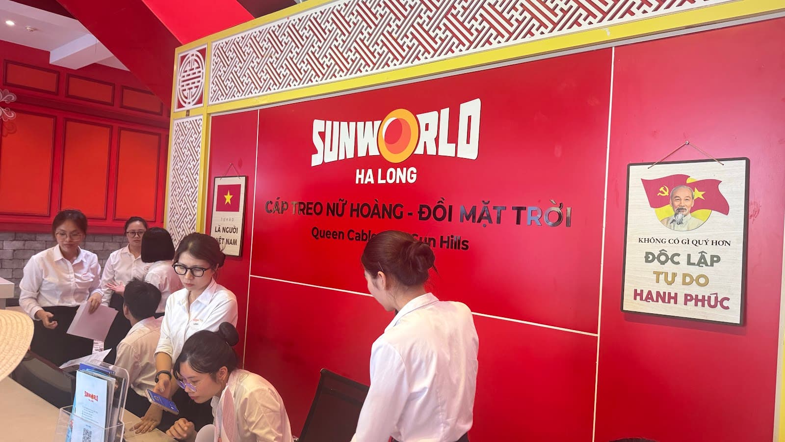 Queen Cable Car & Sun Wheel Ha Long - Image 1