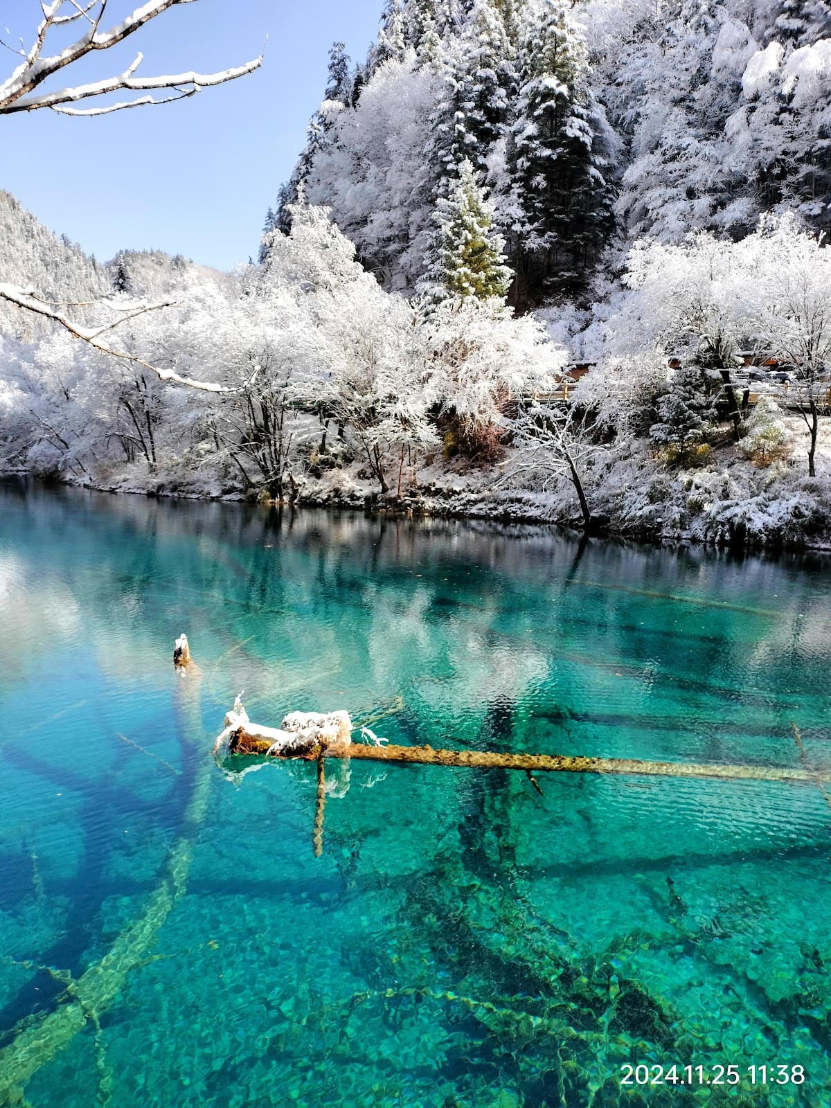 Jiuzhaigou Valley - Image 1