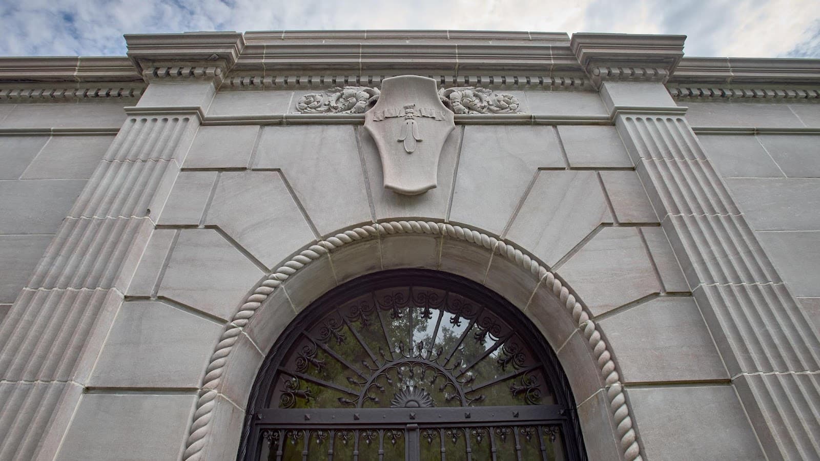 Candoro Marble Building - Image 1