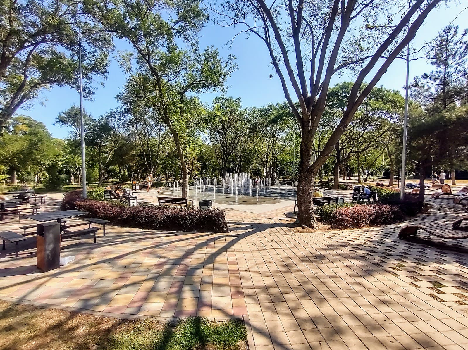 Khrustalny Park - Image 1