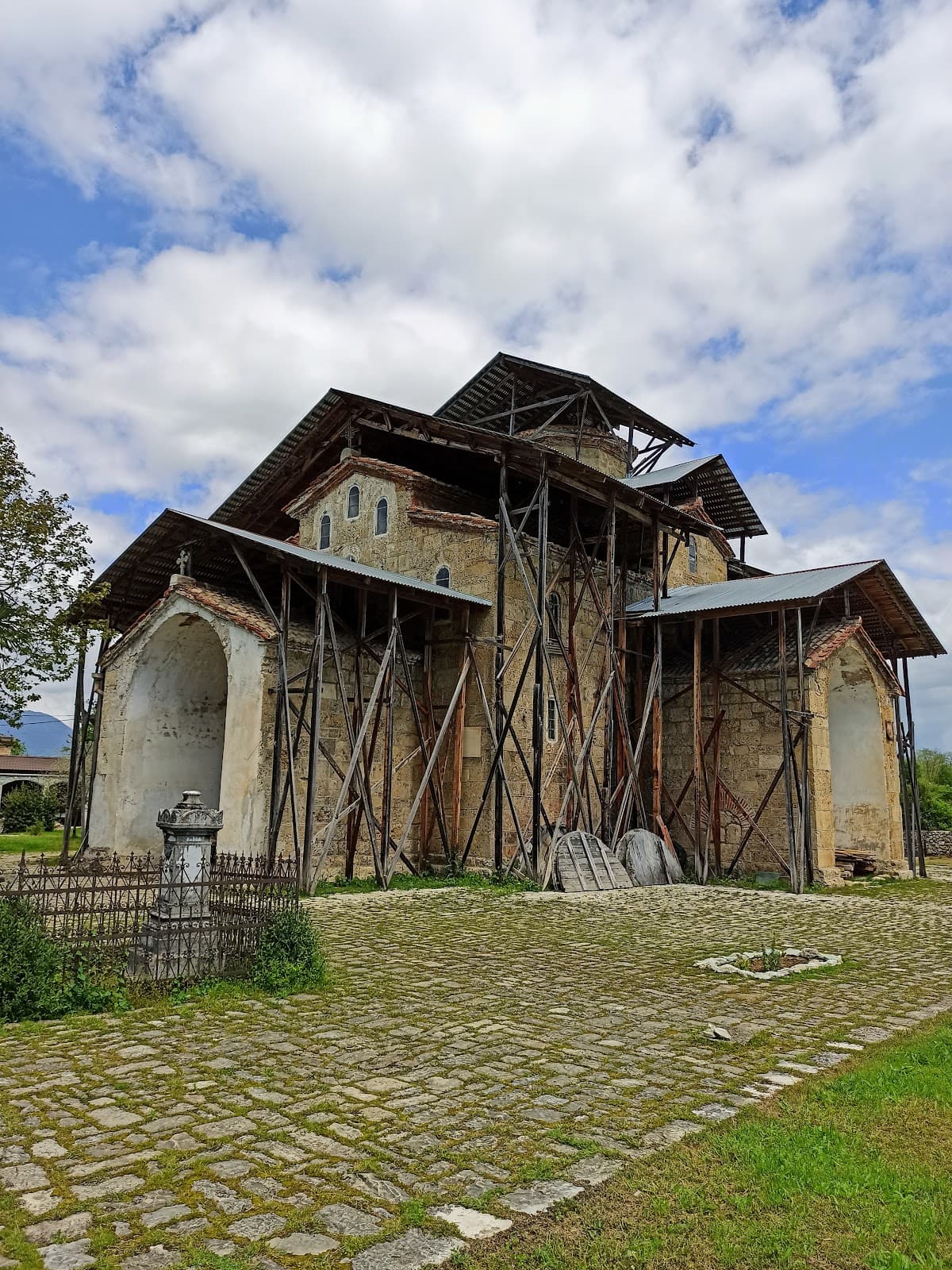 Lykhny Glade & Assumption Church - Image 1