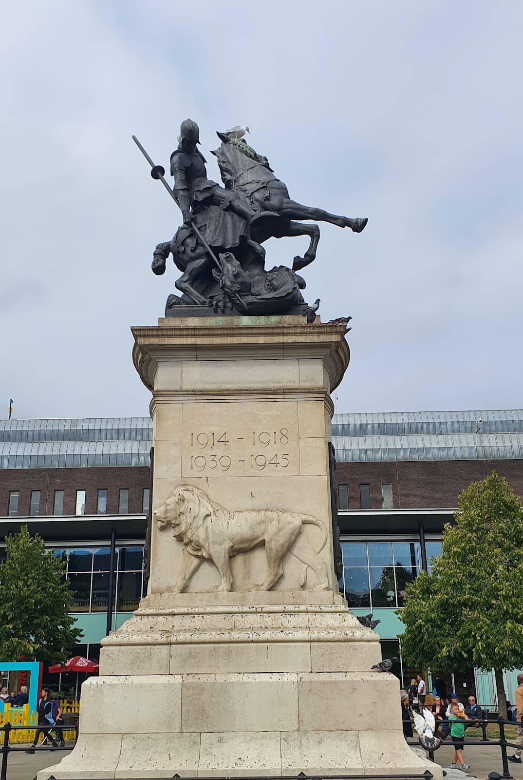 The Basement Streetwear & Vintage