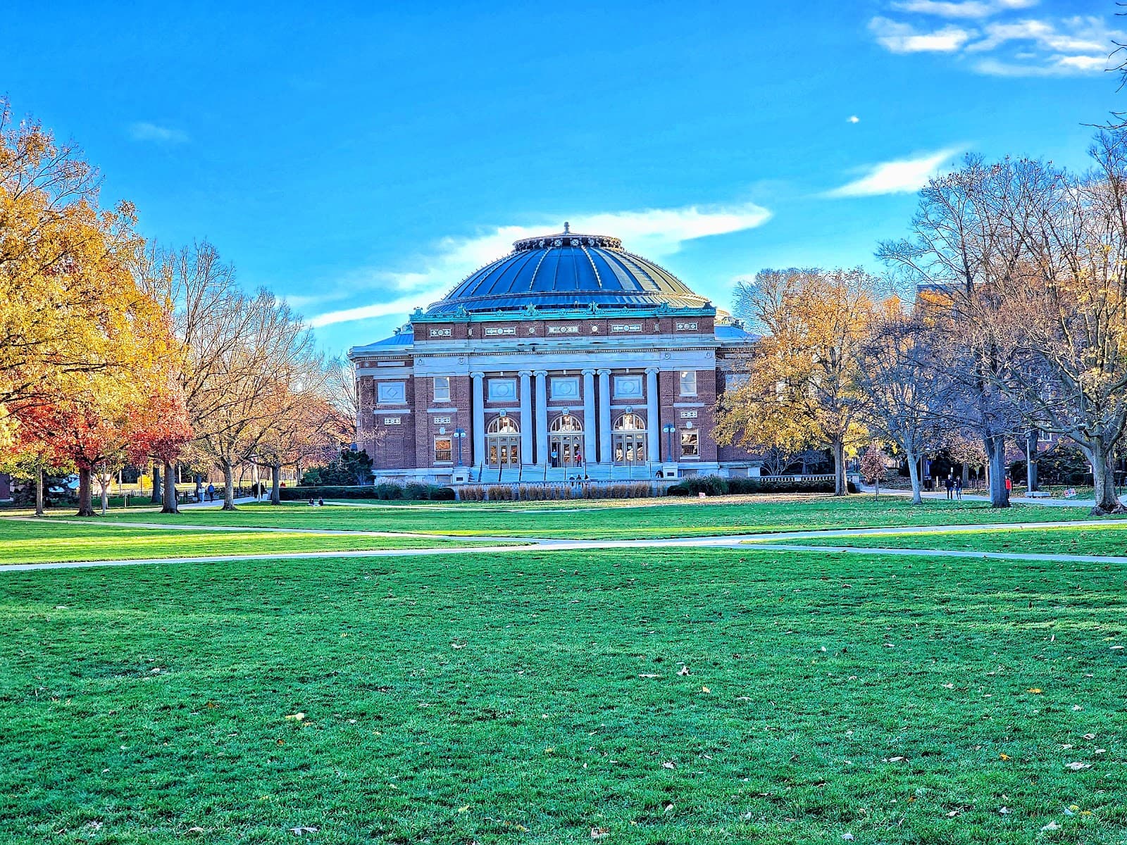 Main Quad (University of Illinois) - Image 1