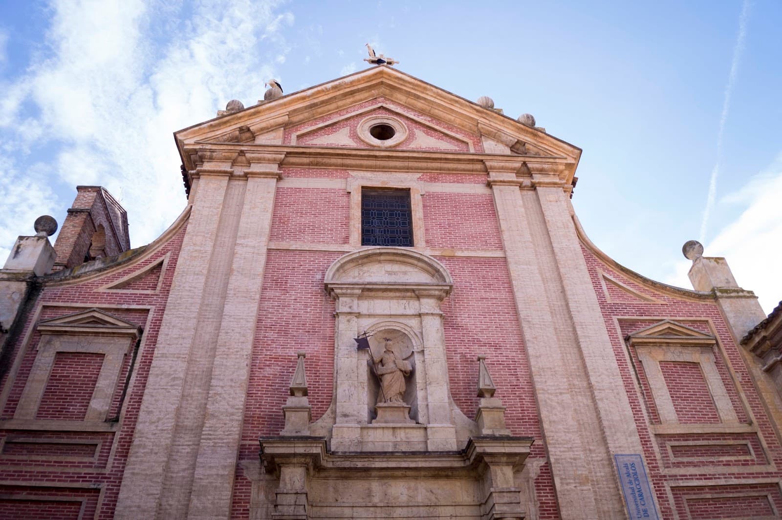 Colegio de los Caracciolos UAH - Image 1