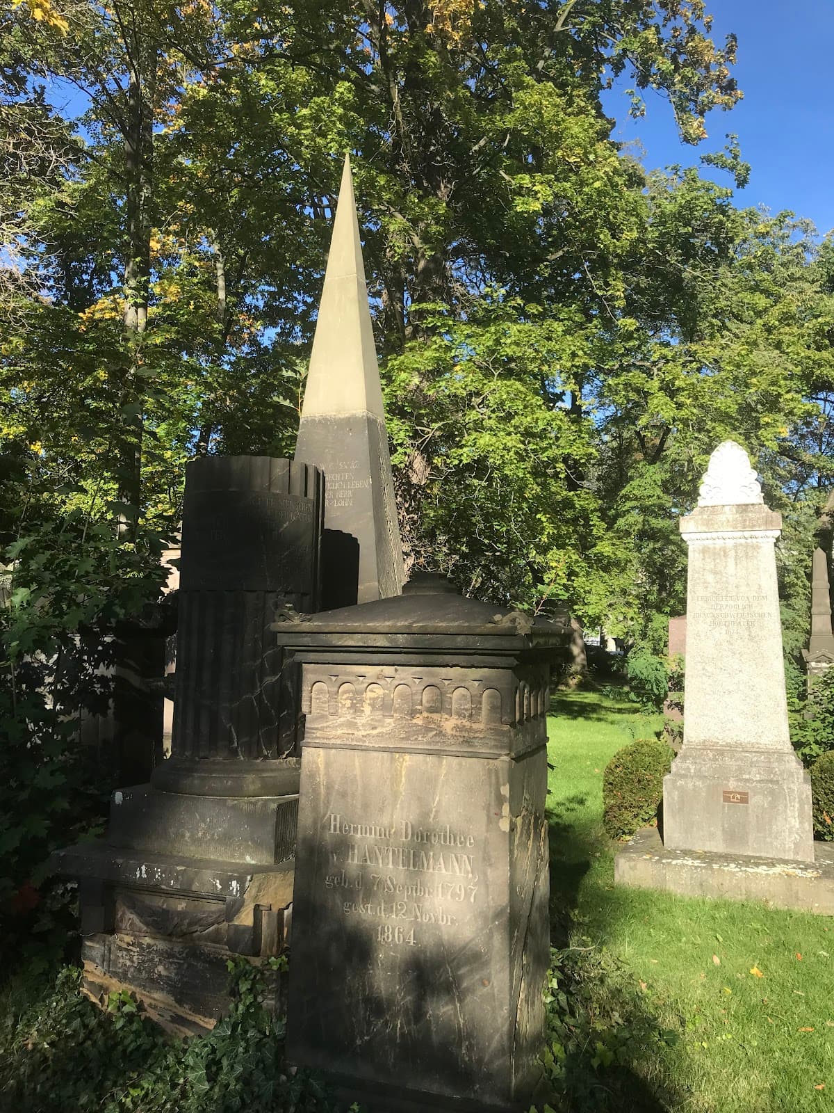 Magni Cemetery (Magnifriedhof) - Image 1