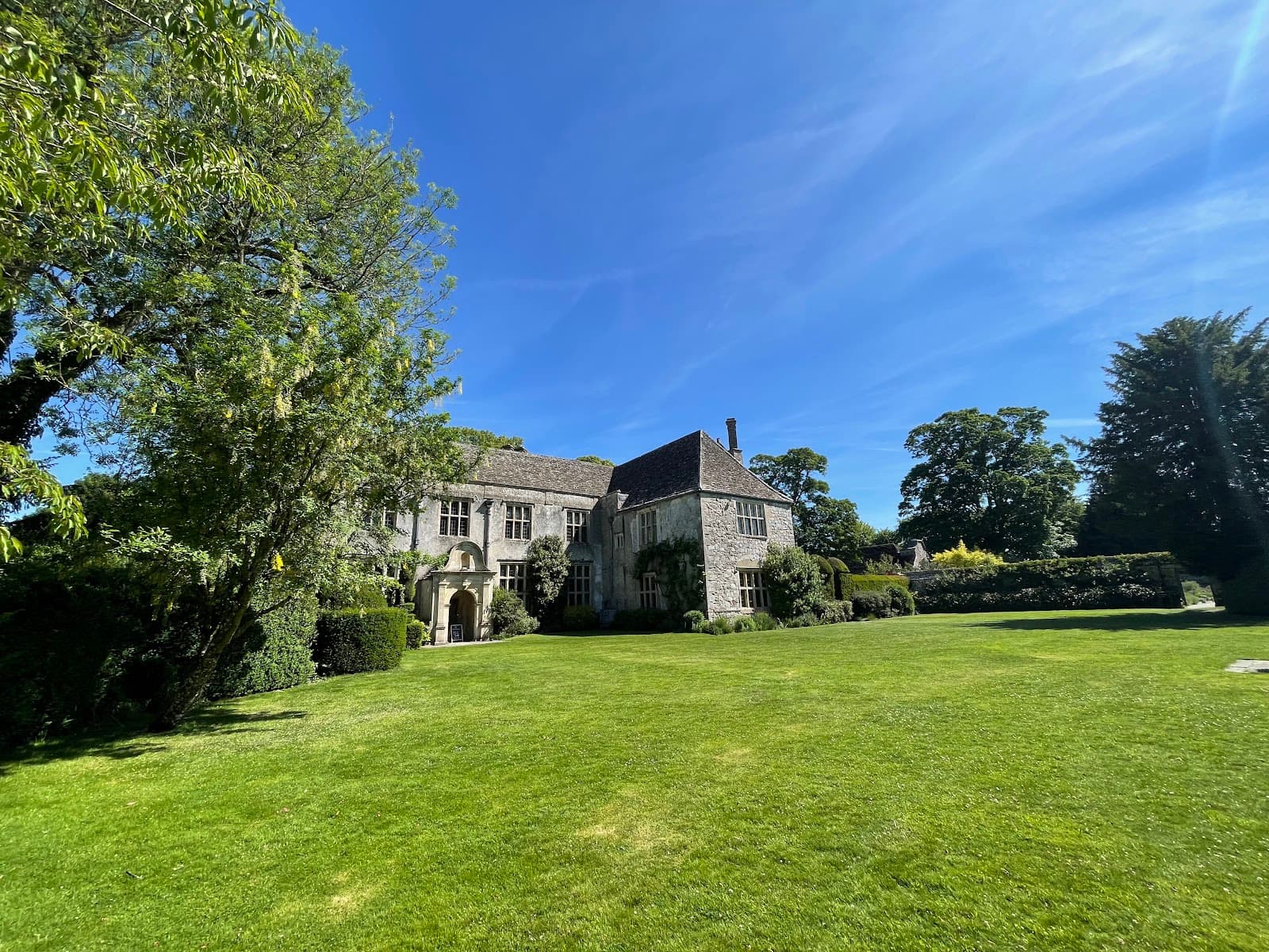 Avebury Manor & Garden - Image 1