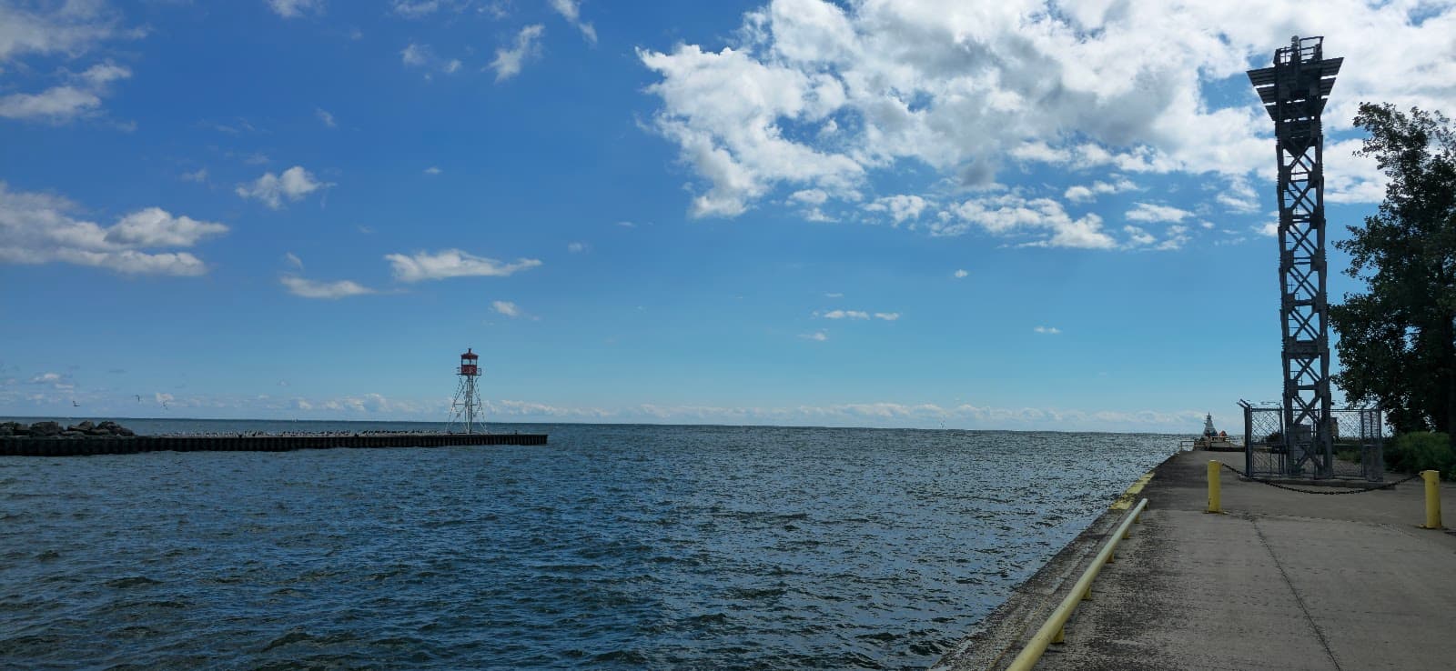 Erieau Pier & Lighthouse - Image 1