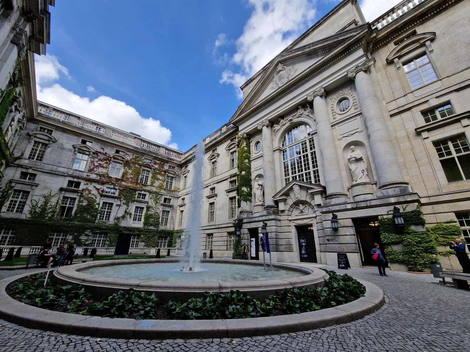 Staatsbibliothek zu Berlin - Image 1