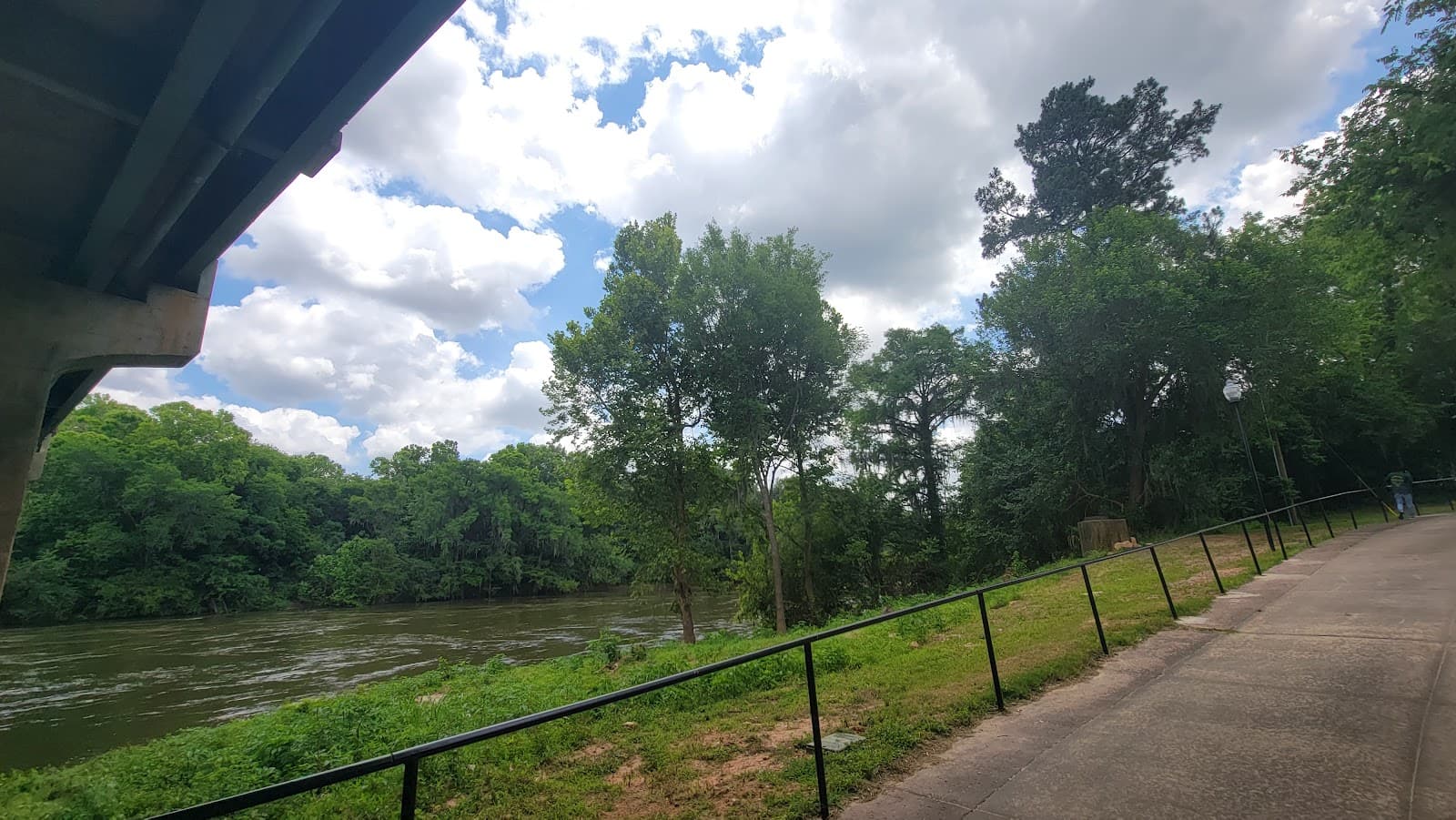 Broad Avenue Memorial Bridge - Image 1