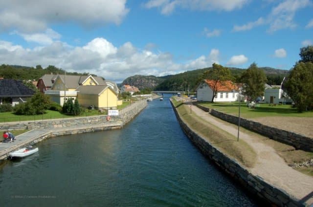 Spangereid Canal Norway - Image 1