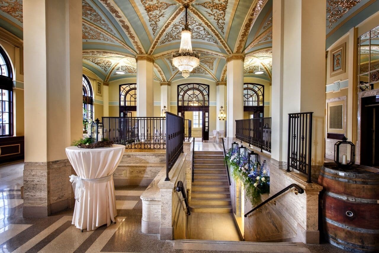 Onesto Hotel - Image 1